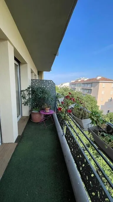 Appartement Logement Au Coeur De Marseille